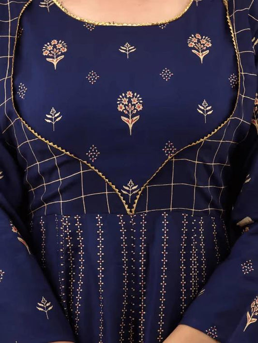 Women boat neck printed flared kurta